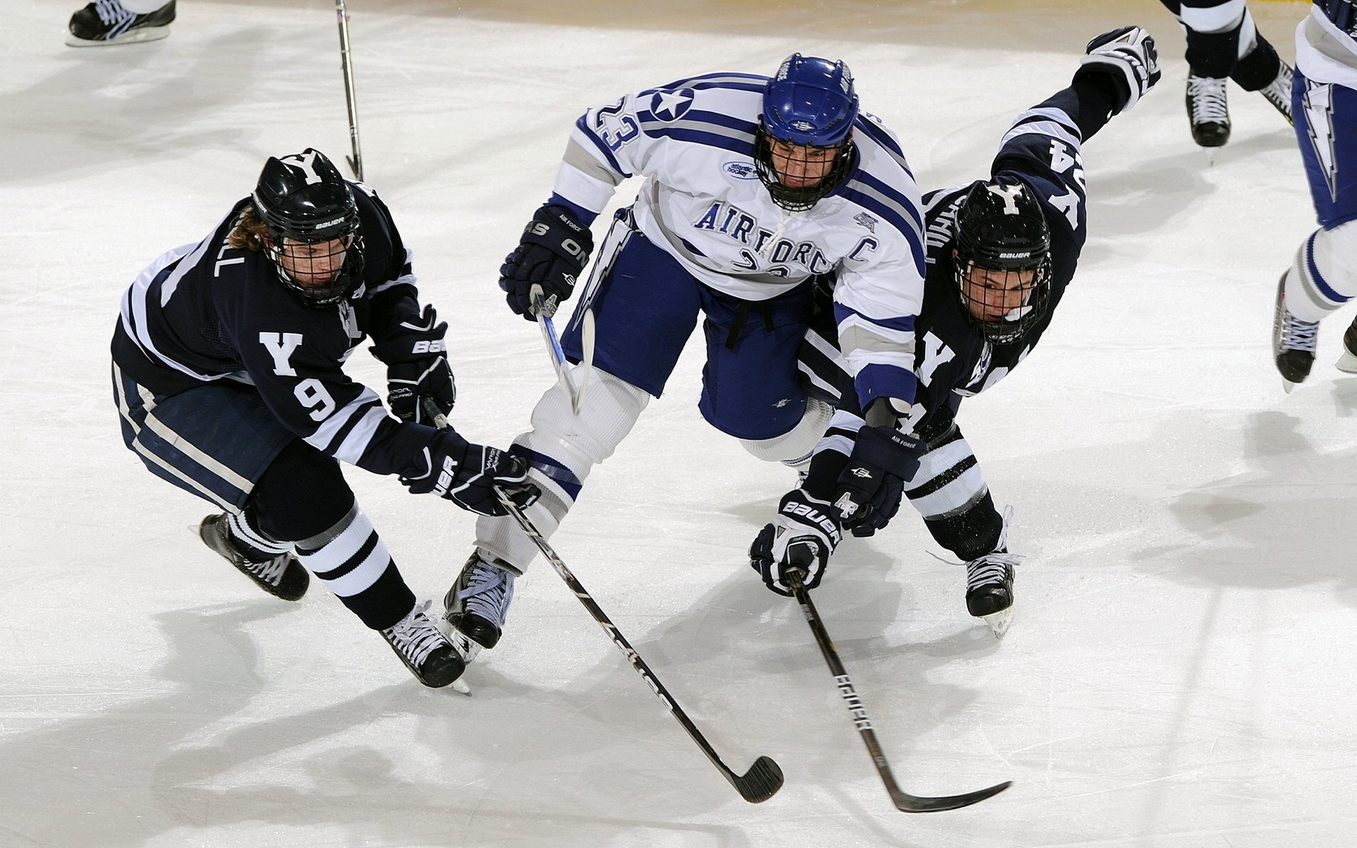 国际滑冰联合会推动青少年冰雪运动普及计划，中国国际冰雪节青少年艺术节